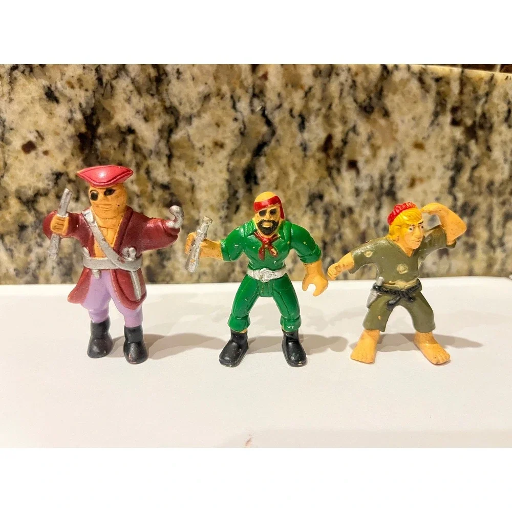 Vintage Pirate Action Figures Set of‎ 3 Captain Crewman Hook Hand Small Plastic